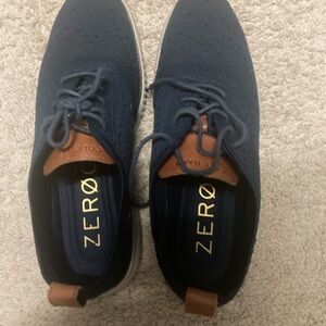 Zero grand Cole Haan shoes color blue for sale. Worn a few times.